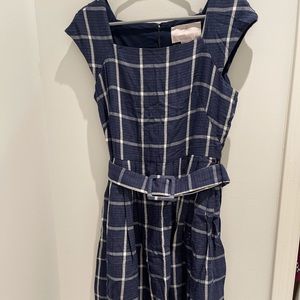 Gal Meets Glam sample dress